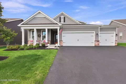 24 Cougar Ln, Barnegat, NJ 08005