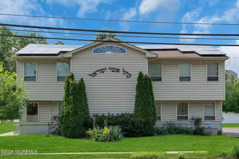 110 Miller Rd, Lakewood, NJ 08701