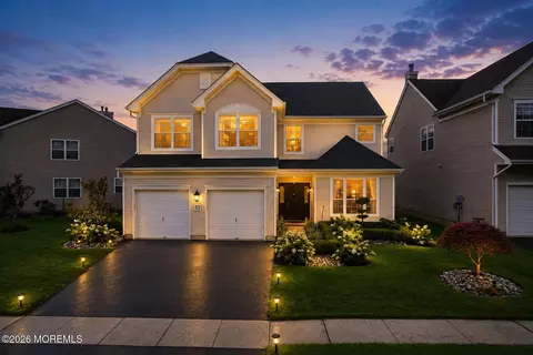 13 Baltusrol Dr, Manalapan, NJ 07726