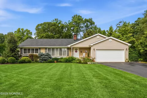 251 Hamiltonian Dr, Red Bank, NJ 07701