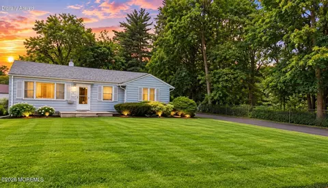 10 Terry Ln, Tinton Falls, NJ 07724
