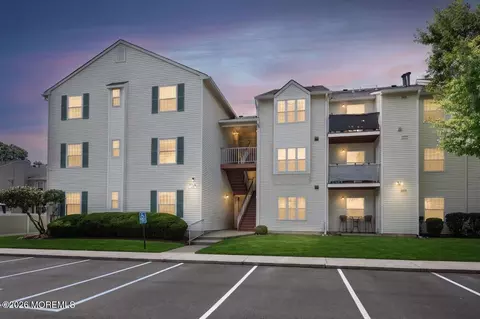 231 Atlantic St #12, Keyport, NJ 07735