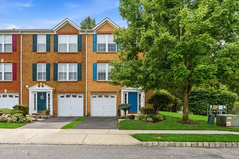 69 Saxton Rd #35, Farmingdale, NJ 07727