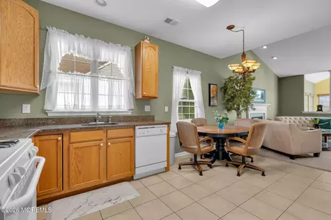 Kitchen - 3 Eagleswood Dr, Waretown, NJ 08758 photo 2 of 4