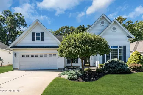 13 Northshire Ct, Freehold, NJ 07728