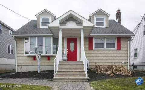 64 Waackaack Ave, Keansburg, NJ 07734
