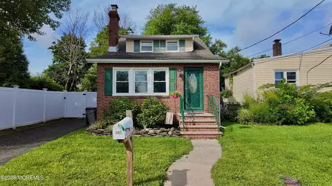 1142 Woodmere Dr, Keyport, NJ 07735