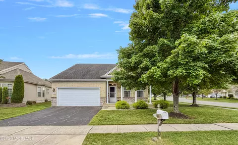 2 Warwick Ct, Barnegat, NJ 08005