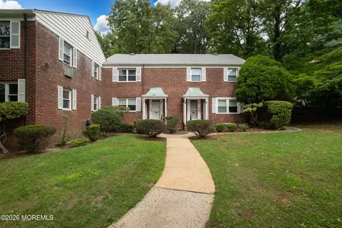 115 Manor Dr, Red Bank, NJ 07701