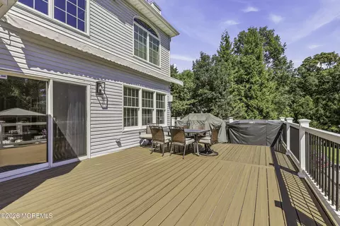 Exterior - 11 Swallow Tail Ct, Jackson, NJ 08527 photo 4 of 13