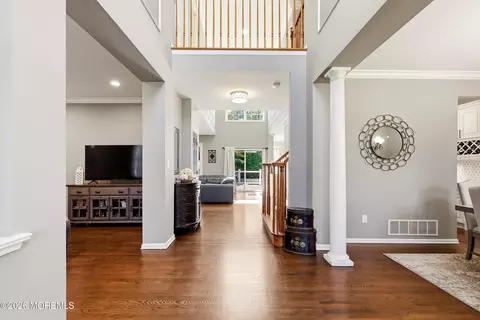 Entry Way - 11 Swallow Tail Ct, Jackson, NJ 08527 photo 2 of 6