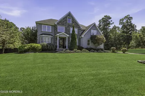 Exterior - 11 Swallow Tail Ct, Jackson, NJ 08527 photo 2 of 13