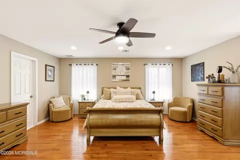 Bedroom - 11 Swallow Tail Ct, Jackson, NJ 08527 photo 6 of 8