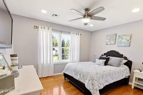 Bedroom - 11 Swallow Tail Ct, Jackson, NJ 08527 photo 1 of 8