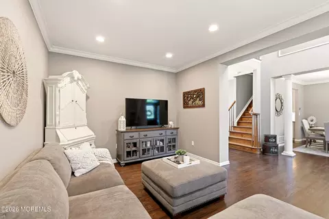 Living - 11 Swallow Tail Ct, Jackson, NJ 08527 photo 1 of 2