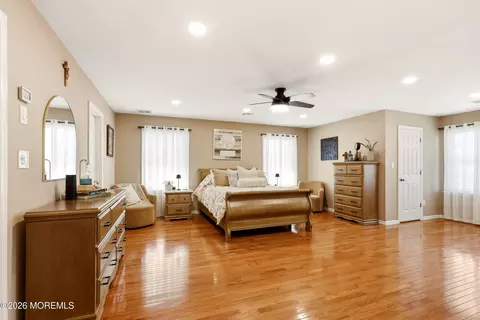 Bedroom - 11 Swallow Tail Ct, Jackson, NJ 08527 photo 5 of 8