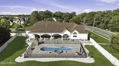 1787 Kathleen Ct, Toms River, NJ 08755
