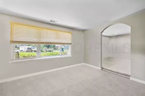 Living - 9 E Connecticut, Jackson, NJ 08527 photo 1 of 4