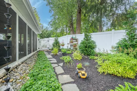 Exterior - 20 Eisenhower Ct, Matawan, NJ 07747 photo 9 of 9