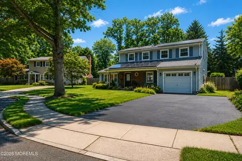 10 Violante Ct, Eatontown, NJ 07724