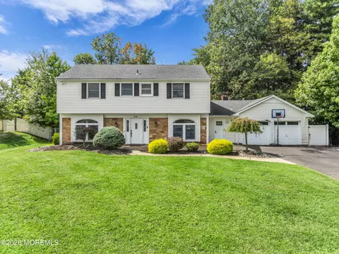 64 Livingston Ln, Manalapan, NJ 07726