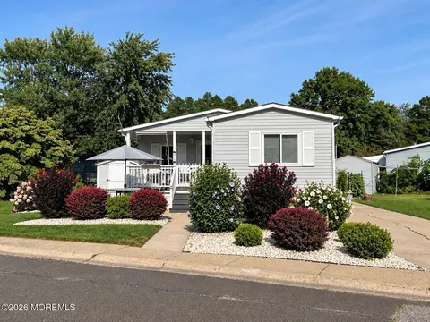 13 Judith Way, Jackson, NJ 08527