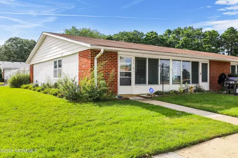 1019 A Aberdeen Dr, Lakewood, NJ 08701