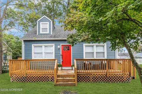 207 Pacific Ave, Beachwood, NJ 08722