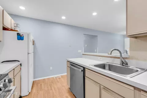 Kitchen - 319 Deuce Dr, Wall, NJ 07719 photo 2 of 2