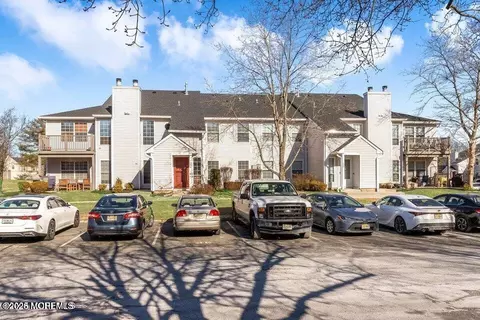 334 Mayfair Pl, Morganville, NJ 07751