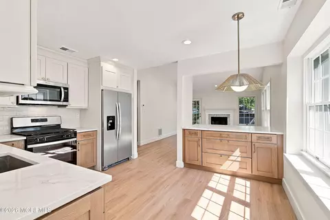 1598 Alpen Ln, Toms River, NJ 08755
