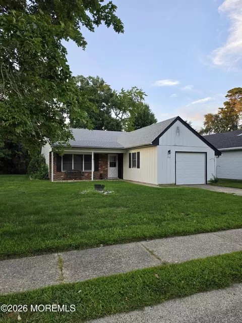 242 Lexington Dr, Little Egg Harbor, NJ 08087