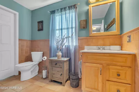 Bath - 1717 Maple St, Wall, NJ 07719 photo 1 of 2
