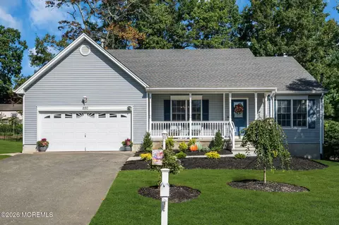 220 Mizzen Ave, Manahawkin, NJ 08050