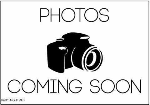 9 Caldwell Dr, Toms River, NJ 08757