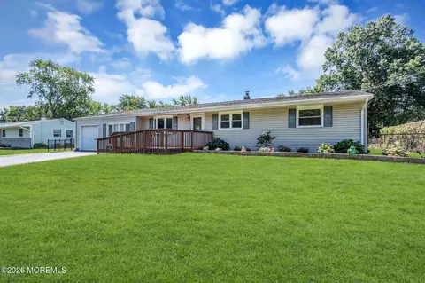 12 Carol Ln, Howell, NJ 07731