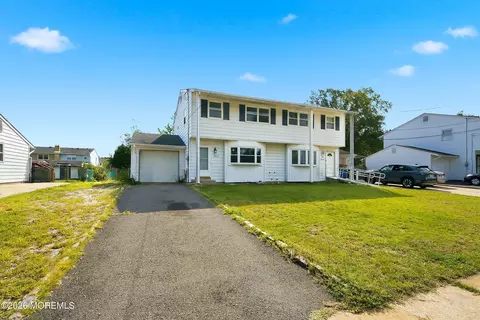 816 Union Ave, Lakehurst, NJ 08733