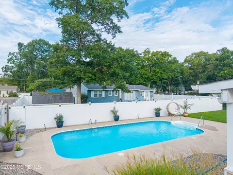 Exterior - 317 Alpine St, Forked River, NJ 08731 photo 7 of 15