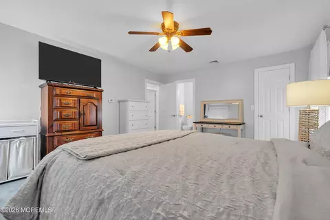 Bedroom - 48 Lighthouse Dr, Waretown, NJ 08758 photo 3 of 5