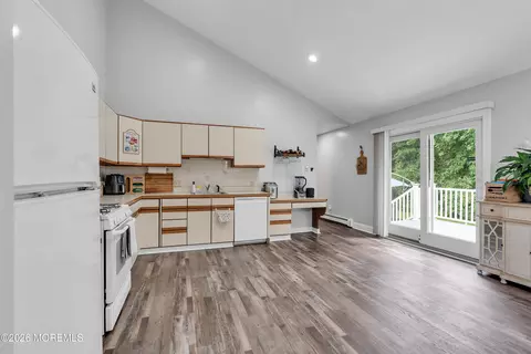 Kitchen - 48 Lighthouse Dr, Waretown, NJ 08758 photo 2 of 2