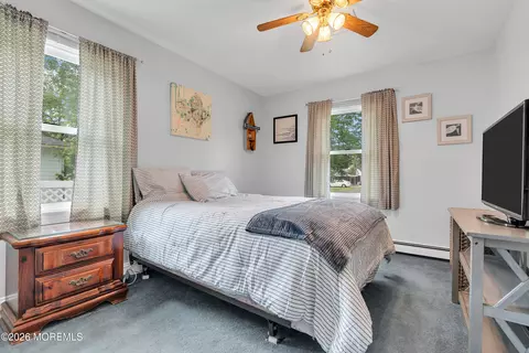 Bedroom - 48 Lighthouse Dr, Waretown, NJ 08758 photo 4 of 5