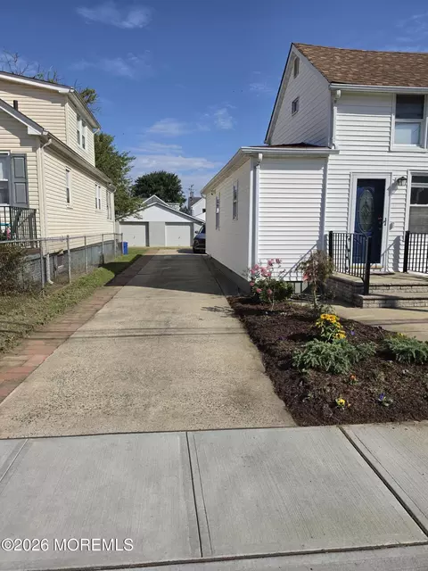 163 2nd St, Keyport, NJ 07735