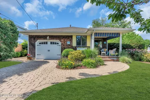 415 Newark Ave, Point Pleasant Beach, NJ 08742