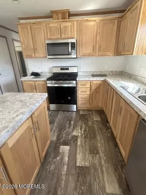 Kitchen - 6 Eagle Rd, Jackson, NJ 08527 photo 3 of 4