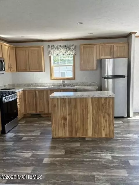 Kitchen - 6 Eagle Rd, Jackson, NJ 08527 photo 4 of 4