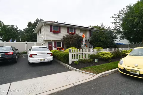 902 10th St, Union Beach, NJ 07735