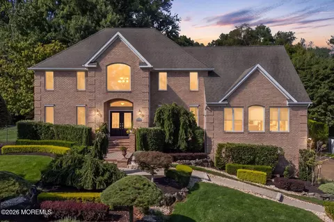 3 Landmark Ln, Marlboro, NJ 07746