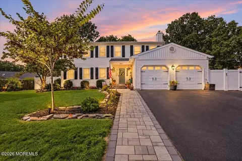 1467 Pueblo Ct, Toms River, NJ 08755