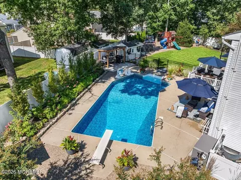 1467 Pueblo Ct, Toms River, NJ 08755