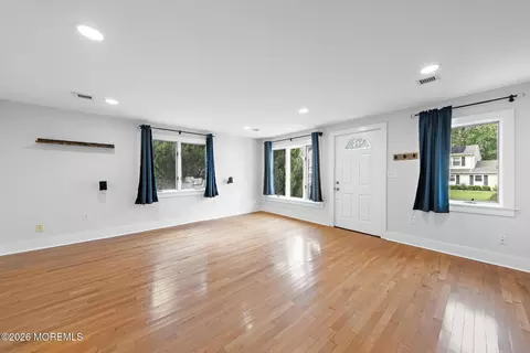 Living - 108 Hamilton Ave, Leonardo, NJ 07737 photo 1 of 3